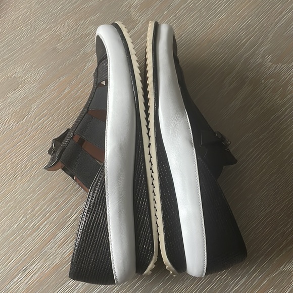 Stuart Weitzman snickers, size 9 - Picture 3 of 8